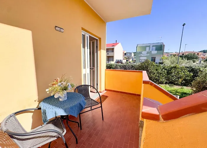 Iside, A Pochi Passi Dal Centro Feriehus *